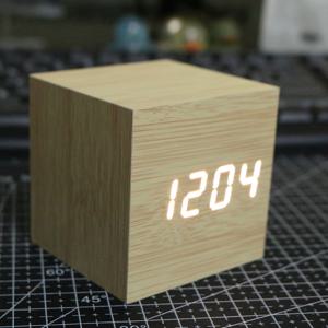 TEMU LED 디지털 알람 시계 (야간 조명 포함) - 사각 플라스틱 디자인, 100가지+ 용도, 배터리 작동 (AAA 배터리 미포함), 침실, 거실, 사무실용 - 모던 홈 데코, 침실용 알람 시계, 침실 화분대, 현대적인 데코