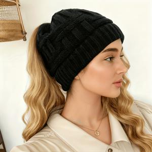 TEMU 여성용 포니테일 비니, 하트 패턴이 있는 신축성 있는 따뜻한 포니테일 모자, 겨울 일상용 블랙 비니, 10가지 상황에 다용도로 사용 가능, 시즌별 패션,트렌디한 겨울 액세서리,부드러운 니트 원단,가벼운 비니,따뜻한 헤드웨어,패션 애호가,여성 패션