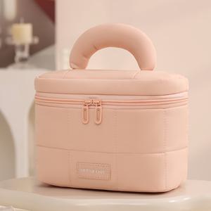 TEMU 손잡이가 있는 대용량 메이크업 정리 가방 - 베이지/블루/핑크 화장품 케이스, 더블 지퍼 플립탑 뚜껑, 여행 및 기숙사용 넉넉한 내부 구획, 전문가용 우아한 메이크업 보관함, 퀼트 디자인, 부드러운 원단 구조, 여성 및 미용 애호가를 위한 필수품, 귀여운 파우치, 미니파우치, 파우치, 화장품파우치, 이너백, 가방정리함, 메이크업 파우치, 소형파우치