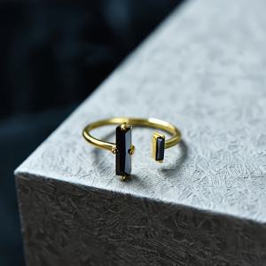 TEMU 천연 흑요석 조절 가능한 더블 바 오픈 링 - 여성용 레트로 골든톤 주얼리, 캐주얼 의상 및 선물용, 내구성 있는 광택 마감, 그녀를 위한 선물 | 레트로 스타일 주얼리 | 우아한 디자인, 빈티지 주얼리