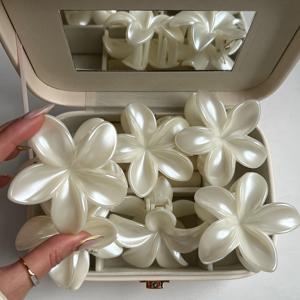 TEMU 6개 세트 우아한 화이트 플라워 헤어 클로 클립 - 포니테일 & 번용 광택 상어 클립 디자인, 해변 휴가에 완벽한 여성용 머리 액세서리, 귀여운 헤어 클립