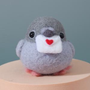 TEMU DIY 바늘 펠팅 키트 - 흰 날개와 빨간 심장 눈이 있는 귀여운 회색 새, 나일론 양모, 모든 계절의 초보자 및 전문가용 공예 세트, 새 장식