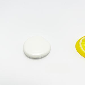 TEMU 리필 가능한 고체 향수 용기 | 아연 합금 회전 케이스 | 여행용 휴대용 향수 홀더 (4가지 색상) - 포켓 사이즈, 가방/차량/헬스장에 적합한 솔리드 센트 밤 케이스