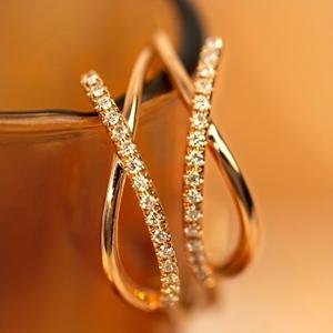 TEMU RYYM 여성용 우아한 크로스 라인 후프 귀걸이 - KC 골드 도금 데일리 & 포멀 주얼리, 4월 생일석 선물, 여유로운 데일리 & 파티 귀걸이, 사계절 활용 가능한 액세서리, 바캉스 주얼리, 세련된 디자인