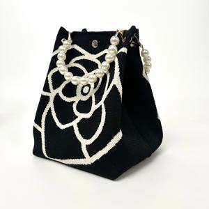 TEMU 클래식 빈티지 진주 체인 니트 핸드백, 블랙 앤 화이트 플로럴 디자인, 출퇴근 및 외출에 적합, 넉넉한 용량으로 캐주얼 사용에 적합, 동전 지갑, 다용도 소형 토트백으로 구성.|크로스백|슬링백