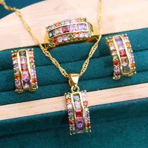 TEMU 4개 세트 우아한 18K 금도금 스퀘어 베젤 세팅 주얼리 세트 - 멀티컬러 (핑크, 오렌지, 옐로우, 그린, 블루, 퍼플, 레드, 브라운, 클리어) 합성 지르코니아 귀걸이, 목걸이 및 조절 가능한 반지 - 럭셔리 웨딩, 파티, 크리스마스 선물 - 내구성 있고 다용도 일상 주얼리 컬렉션, 빈티지 주얼리, 골드 도금 주얼리, 펜던트, 청소년용