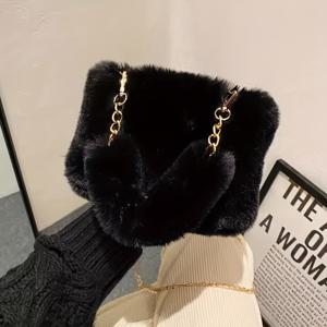 TEMU 여성용 플러시 인조 퍼 토트 버킷 백 메탈 체인 크로스바디 스트랩 - 소프트 모조 퍼 지갑, 지퍼 클로저, 베이지/핑크/블랙, 캐주얼 & 포멀 사용, 내구성 및 쉬운 관리 디자인, 일상용 토트백, 다용도 핸드백, 스타일리시 크로스바디 캐리어, 여성용 지갑, 가방