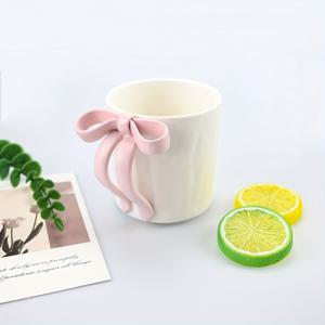 TEMU 1개 핑크 3D 리본 모양 머그컵 - 광택 리본 장식, 우아한 핸드페인팅 느낌의 커피/차 컵, 파티, 결혼식, 휴일용 - 재사용 가능한 선물용 화이트 컵 (손세척 전용)