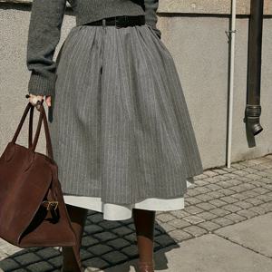 TEMU 여성용 프랑스 영감을 받은 빈티지 그레이 & 화이트 플리츠 미디 스커트, 블랙 벨트 포함 - 모든 계절, 캐주얼 의상, 우아한 디자인, 내구성 있는 원단을 위한 캐주얼 A라인 스커트