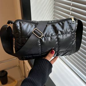 TEMU 1pc 여성용 우아한 퀼팅 체크드 숄더백 - 블랙 옥스포드 원단과 골든 톤 하드웨어, 조절 가능한 스트랩, 지퍼 클로저, 거울 같은 마감, 일상 사용에 적합, 다재다능한 숄더백 | 퀼팅 텍스처 | 내구성 있는 지퍼 클로저|크로스백|여행용크로스백