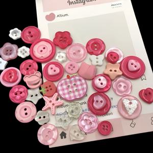 TEMU 20개 프레시 핑크 시리즈 랜덤 컬러 패턴 - 핑크, 핑크 & 화이트 체크무늬, 플라스틱 DIY 버튼 스크랩북, 의류 장식, 에스테틱 액세서리: 달, 사과/나비*하트 꽃