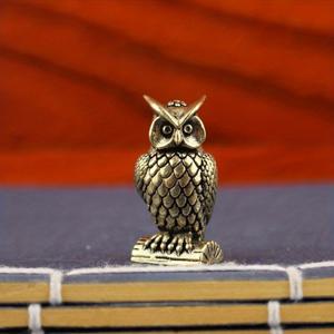 TEMU 황동 올빼미 조각상 - 손 모양 발과 큰 눈, 튼튼한 베이스로 실외 사용 가능, 빈티지 옐로우 구리 피규어, 홈 오피스 책장 장식용, 내구성 있는 장식용 새 조각상 (황동) - 올빼미 애호가를 위한 완벽한 선물