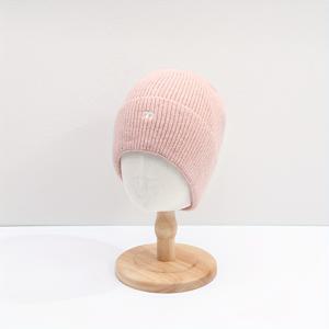 TEMU 여성용 두꺼운 겨울 비니 모자 - & 하트 컷아웃 디자인 | 부드러운 파스텔 & 중성색 (핑크, 그레이, 블랙, 화이트, 베이지) | 가볍고 따뜻한 가을 & 겨울용 비니 | 손세탁 가능, 신축성 있는 핏, 캐주얼 & 생일 의상 | 우아한 디자인과 은은한 곰 로고 | 다용도 일상 & 정장 착용 | 포근한 소재 | 블랙 포함 다양한 색상