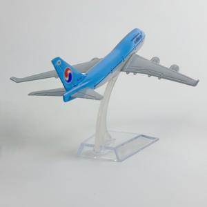 TEMU 1:400 스케일 보잉 747 비행기 금속 모델 - 상세한 파란색 & 흰색 디자인의 아연 합금 수집품, 책상 디스플레이, 디오라마, 항공 선물에 완벽 | 상세한 항공기 모델 | 내구성 있는 금속 모델, 엔진이 있는 비행기 모델, 비행기 모델