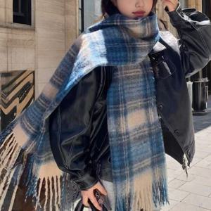 TEMU 여성용 우아한 블루 & 베이지 스카프 - 부드럽고 따뜻한 겨울 랩, 시크한 데일리 & 포멀룩, 세탁기 사용 가능한 가을/겨울용 냉기 방지 액세서리, 겨울 패션 액세서리, 세련된 스타일, 스타일리시한 목걸이, 패션 애호가, 가을 패션