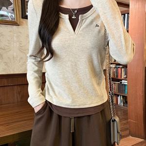 TEMU 여성용 우아한 V넥 긴팔 티셔츠 - 슬림핏 H라인 실루엣, 브라운 대비, 캐주얼 & 포멀 의상 모두 가능한 올 시즌 레이어링 탑 - 여성 의류, 오피스룩, 스타일리시 블라우스, 고품질 스티칭, 세련된 스타일|반팔티|반팔티셔츠|셔츠
