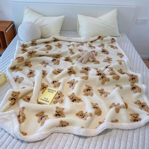 TEMU 아늑한 더블 레이어 플러시 담요 - 부드러운 코랄 플리스, 사계절용, 저자극성, 세탁기 사용 가능, 사랑스러운 갈색 곰 패턴의 화이트, 소파, 침대 또는 낮잠에 완벽|쇼파침대