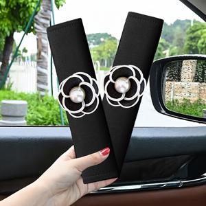 TEMU 2개 들국화 자동차 시트 벨트 어깨 패드 - 모든 차량에 편안한 착용감, 진주 장식이 있는 스타일리시 인테리어 액세서리, 향상된 편안함과 안전을 위한 블랙 패브릭 디자인, 자동차 액세서리 | 우아한 차량 장식 | 세련된 디자인의 시트 벨트 액세서리