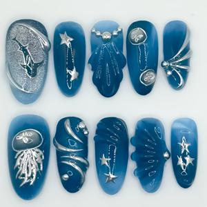 TEMU 10개의 아름다운 파란색과 흰색 아몬드 모양 네일 팁, 글리터, 진주, 해면동물 액센트가 있는 고급 매니큐어 세트 - 남성과 여성에게 적합, 젤리 글루 및 네일 파일, 네일 아트 용품, 해면동물 모티브, 광택 있는 마무리