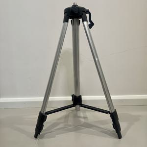 TEMU HSJJ 1.5m 확장 및 접이식 전문 알루미늄 합금 삼각대, 총계기 측정기, 레이저 레벨, 높이 조절 가능, 휴대용 디자인, 레이저 레벨 삼각대, 측정기 지지대, 스타일리시한 금속 표면, 내구성 있는 구조, 레벨링 장비,프로페셔널 삼각대,가벼운 지지대,고품질 합금,높이 조절 가능한 스탠드,다용도 삼각대,엔지니어