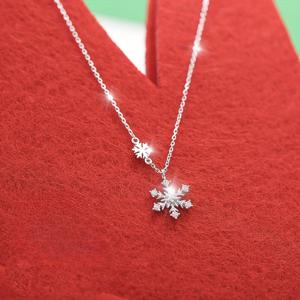 TEMU 1개 우아한 크리스마스 눈꽃 목걸이 - 반짝이는 & 합성 지르코니아 펜던트, 925 실버 도금 구리 체인, , 파티 및 선물, 크리스마스 주얼리로 완벽