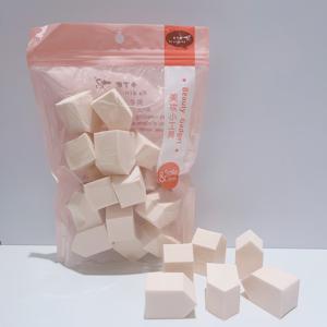 TEMU 듀얼용 (습식 & 건식) 하우스형 스펀지 퍼프 완벽 & 라이트 베이지 메이크업 스펀지 블렌더 부드럽고 섬세한, 15개입 밸류 팩, 습식/건식 메이크업 스펀지,듀얼 유즈 블렌더,뷰티 스펀지 에그, 스펀지 모양,귀여운 하우스 디자인,부드러운 메이크업 스펀지,메이크업 애호가,예산 친화적인 뷰티 쇼퍼들,데일리 메이크업 루틴,퀵 터치-U