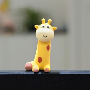 TEMU 귀여운 기린 장식품 1개, 경질 고무, 자동차 및 컴퓨터 장식에 적합, 컴퓨터 화면용 미니 오너먼트, 디스플레이 장식, 차량 대시보드 스크린 오너먼트, 차 안 장식