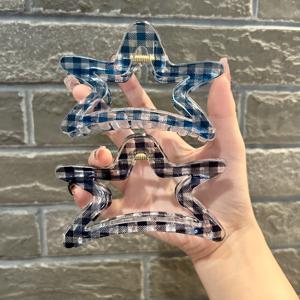 TEMU 2개 세트 스타일리시 블루 & 블랙 깅엄 체크 상어 클립 - 여성용 대형 별 모양 헤어 클립, 미니멀 디자인 홀아웃 디테일, 업두 & 포니테일에 완벽, 2025 신제품, 헤어 액세서리, 포니테일 홀더, 재미있는 헤어피스, 내구성 있는 헤어 클립, 미세한 헤어 클립, 뷰티 살롱 헤어 클램프, 레진 헤어 클로