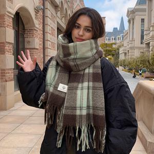 TEMU 2025년 가을 겨울 여성용 체크 스카프 - 두꺼운 따뜻한 레트로 체크 숄, 프린지 디테일, 브라운 &, 사무실, 여행 및 데이트에 다용도로 활용 가능, 손세탁만 가능, 여행 액세서리 | 프린지 디테일 스카프 | 아크릴 스카프