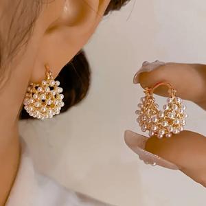 TEMU 2개 빈티지 우아한 속이 빈 원형 귀걸이, 인조 진주 장식, 가을/겨울 프로모션에 완벽, 우아함과 고급스러움, 데일리 출퇴근, 파티, 결혼식, 발렌타인데이, 휴일, 어버이날에 적합