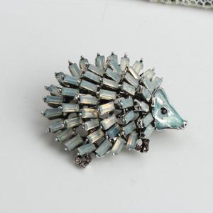 TEMU 기발한 동물 & 자연 영감 브로치 - 터키석 악센트가 있는 고품질 불규칙 모양 핀, 여성용 귀여운 주얼리, 캐주얼 및 정장에 어울리는 다재다능한 코사지 배지