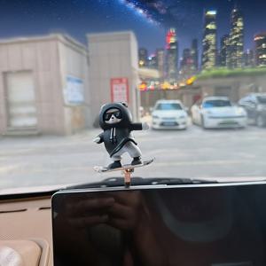 TEMU 귀여운 만화 스케이트보딩 곰 대시보드 장식 - PVC, 충전되지 않음, 눈썹과 파란색 후드티가 있는 생동감 있는 자동차 내부 액세서리, 콘솔 또는 모니터 디스플레이에 완벽합니다.