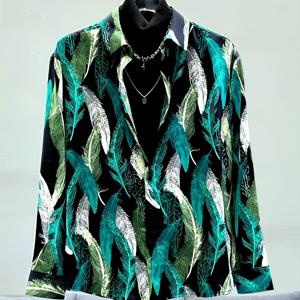 TEMU 남성용 초경량 셔츠 - 다크 배경 그린/틸 페더 프린트, 봄/여름 사무실·파티·캐주얼 블라우스, 기계 세탁 가능 긴팔 셔츠, 비침 방지 원단