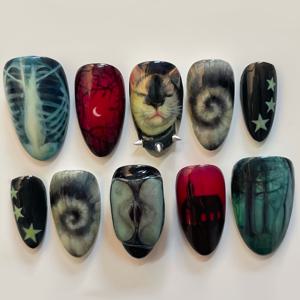 TEMU 10개 세트의 전통적인 손수제 네일, 다크 스타일, 빨간 밤하늘, 신비로운 고양이, 판타지 숲 주택, 멋진 스피럴 패션, 별과 달, 모든 여성에게 적합하고 일상적으로 착용할 수 있습니다.