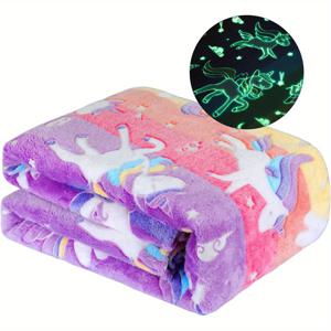 TEMU 1pc, 유니콘 프린트 플란넬 담요, 빛을 받으면 빛나는 무지개와 별이 빛나는 밤 디자인, 모든 계절에 적합한 부드럽고 가벼운 담요, 친구와 가족에게 완벽한 선물, 소파, 침대, 캠핑 및 여행에 이상적인 담요, 캠핑 필수품, 우아한 디자인, 플러시