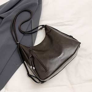 TEMU 1개 여성용 변환 가능한 숄더백 - 조절 가능한 스트랩, 지퍼 클로저, 가벼운 핸드백 (직장, 여행, 일상용) - 블랙, 커피 브라운, 라이트 베이지 합성 핸드백, 다용도 여행 가방, 슬림한 핸드백, 폴리에스터 안감 내부, 직장 액세서리, 모던 토트백, 내구성 있는 소재, 데일리 커뮤트, 여행 토트백, 스타일리시 토트백, 소형 여성용