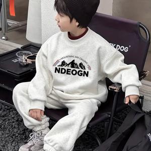 TEMU 소년용 오버사이즈 화이트 스웨트셔츠 - 한국어 텍스트 & 노독 로고 프린트, 2025 신상 캐주얼 긴팔 라운드넥 스웨터, 베이지 루즈핏 탑, 캐주얼 복장 & 한국 패션 (세탁기 사용 가능) - 키즈 의류