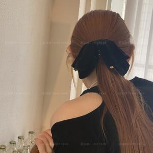 TEMU 럭셔리 소프트 벨벳 크랩 헤어 클로 클립 - 귀여운 리본 크랩/집게형 헤어 클립, 미끄럼 방지 뒷면, 혼합 컬러 (핑크, 블랙, 브라운, 블론드) - 포니테일, 번, 브레이드용 클립