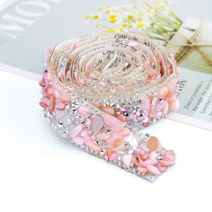 TEMU 1pc 1 야드/롤 2CM/0.78in 폭 셀프 접착식 컬러풀 크리스탈 파쇄 돌 물 드릴 비즈 미터 핫 드릴 백 접착제 네트 드릴 의류 신발과 가방 드릴 스트립 컬러풀 수제 보석 핫 드릴 허리 벨트 스티커 드릴 의류 액세서리 DIY 물 드릴 체인 반짝이는 스트립 라인스톤 장식