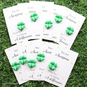 TEMU 10개 '당신은 멋진 사람이야' 격려 인사 카드; 행운, 기쁨, 생기, 행복을 가져오는 레진 감정적인 네잎 클로버. 가족, 친구, 선생님, 동료, 동창, 직원, 친척, 우울증에 고통받는 사람, 사랑하는 사람들을 위한 완벽한 선물입니다. 세인트 패트릭의 날, 학교 돌아오기 시즌, 봄 축제, 데이 파티 용품 DIY 키트에서 가장 좋은 선택입니다.