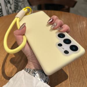 TEMU 삼성 S25/S25 울트라/S25 플러스/S24U, 갤럭시 S23U/S22 울트라에 적합한 편안한 그립과 손목 스트랩이 있는 정밀 렌즈 케이스, 남녀 모두에게 느낌을 제공하며 낙하 방지 기능이 있는 전체 보호 디자인을 갖추고 있습니다. 이 새로운 스타일의 폰 케이스는 일본과 동국에서 제작된 및 개인화된 커플 디자인으로 여름에 완벽합니다