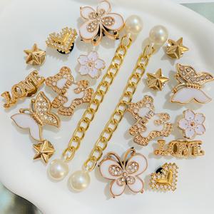 TEMU 18개 세트 이지한 인조리본과 스톤베어 신발클립, ABS화이트 DIY 장식용, 샌들/슬리퍼/비치백에 다목적으로 사용가능한, 휴일·생일파티 선물로 추천하는 구두액세서리