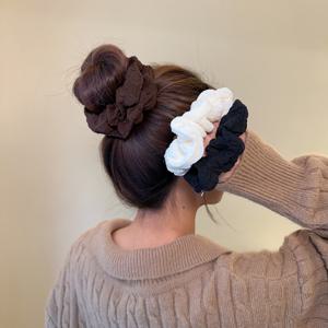 TEMU 3개 여성용 엑스트라 대형 헤어밴드 - 미끄럼방지 갈색/검정/흰색 꽃무늬가 있는 초장식 수염끈, 탄력적이고 내구성 있는 머리띠로 번, 땋은 머리, 업두에 완벽한 우아하고 레트로한 액세서리. 굵은/긴 머리를 위한 한국&유럽풍 디자인의 안전한 고정감을 제공하는 매일 사용할 수 있거나 포멀 이벤트에도 딱!