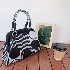 TEMU 여성용 대용량 니트 핸드백 - 블랙 & 화이트 토트백, 탈부착 가능한 크로스바디/숄더 스트랩, 손목 스트랩 & 스냅 잠금장치 - 체육관, 여행, 일상용 스포티 백 - 핸드워시 가능 파우치 (없음)