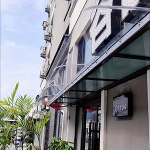 TEMU 투명 인비저블 차양 78.74인치/62.99인치/47.24인치 고강도 내구성 선쉐이드, 커넥터 스트립 및 설치 액세서리 포함, 못 포함, 문 및 창문 캐노피, 지지대 불필요, 사계절 UV 차단, 파티오, 현관, 지붕 차양에 적합, 포치 캐노피,모던 쉐이드 솔루션,이음새 없는 디자인,자외선 차단 원단,노서포트 쉐이드,주택 소유자