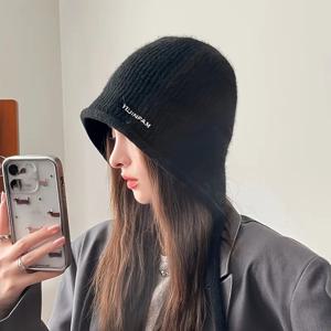 TEMU 여성용 겨울 따뜻한 비니 모자, 조절 가능한 스트랩 & 귀 포함 - 가벼운 신축성 있는 비니 캡, 솔리드 브라운/ - 세탁기 사용 가능|모자