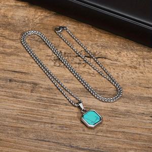 TEMU 성 패트릭의 날 선물 - 남성용 그린 스톤 목걸이, 디자인의 큐빅 스퀘어 천연 펜던트