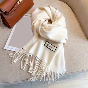 TEMU 1개 여성용 포근한 두꺼운 모조 플리스 스카프 - 솔리드 컬러 베이지 & 그레이의 우아한 긴 프린지 숄, 캐주얼 외출용 따뜻한 겨울 액세서리, 완벽한 크리스마스 선물