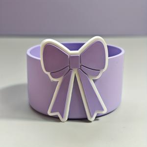 TEMU 1pc 귀여운 리본 실리콘 컵 부트 슬리브 40oz/30oz용 - 미끄럼 방지 보호 베이스, 혼합 색상 (빨강, 핑크, 파랑, 녹색, 노란색, 검정색), 물병 액세서리 | 재미있는 디자인 | 내구성 있는 실리콘