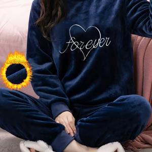 TEMU 가을/겨울용 여성용 기모 안감 파자마 세트, 긴소매 크루넥 캐주얼 상의 + 정교한 하트 레터 자수, 부드러운 밝은 색상, 플란넬 원단, 따뜻하고 포근한, 발렌타인데이 선물로 완벽, 스타일리시한 겨울 라운지웨어